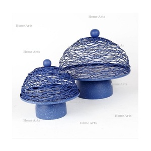 Lot de 2 présentoirs à gâteaux de différentes tailles, support de service avec couvercle pour bonbons en fer et dattes au design fantastique - Product Image 3