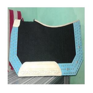 Tapis de selle western en feutre de laine gris naturel 32" x 32" avec coque en cuir et rembourrage en coton LLT - Product Image 2