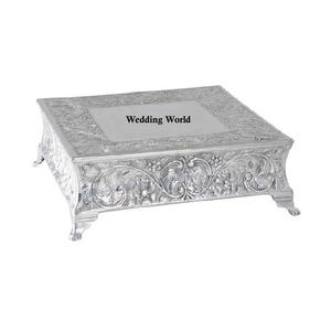 ขาตั้งเค้กโลหะทรงสี่เหลี่ยม คุณภาพพรีเมียม งานแฮนด์เมด ดีไซน์หรู ขายดี ขายส่ง ขาตั้งเค้กสุดหรู ดีไซน์ใหม่ทันสมัย - Product Image 1