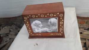 PHOTO de chien en bois de différentes tailles, fournitures d'enterrement d'urne de crémation/funérailles, brasworld inde - Product Image 2