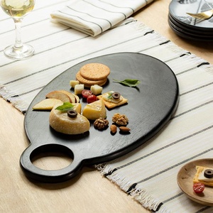 Planche à découper noire en bois, vente en gros, designs personnalisables - Product Image 2