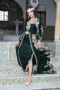Vestido de caftán KARAKOU bordado de DABKA, cuentas de cristal, trabajo de piedra de vidrio para fiesta, color verde, 2022 - Product Image 2