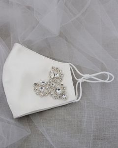 Accesorios Faciales de Diseño Moderno con Bordado a Mano Elegante - Product Image 1