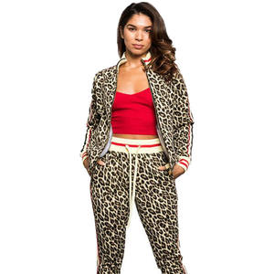 Chándal de calle sublimado para mujer, con pantalón Sudadera con capucha, Color personalizado, a la venta - Product Image 3