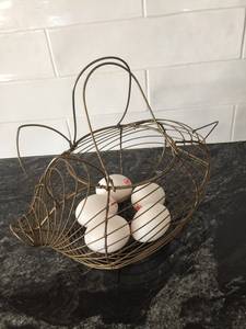 Porte-oeufs en forme de cochon en métal enduit de poudre d'or présentoir de stockage de conception merveilleuse avec des couleurs personnalisées pour la vente en gros - Product Image 4