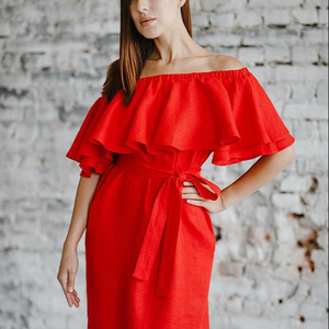 Robe Courte Rouge en Crêpe de Lin à Volants et Épaules Dénudées pour Femme – Coupe Ample, Tissu Respirant, Style Pompon, Idéale pour l'Été et les Occasions Formelles - Product Image 3