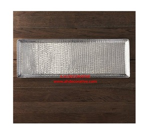 Plateau métallique rectangulaire fabriqué à la main avec Base ronde plateau de service pour salade et Fruits - Product Image 4