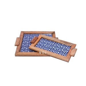 Bandejas para servir café y agua potable de postre de comida usada multiusos Bandejas de madera con acabado de esmalte brillante - Product Image 1