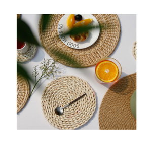 Ensemble de dessous de verres en bois massif 99, données dorées - Product Image 5