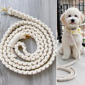 Laisse de chien en macramé avec crochet en or et anneau D, de 4 ou 5 pieds - Product Image 1
