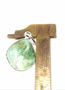 Top Quality Stone Pendant Green Calcite Tumbled Pebbel Healing Stone Pendant Crystal Tumbled Gemstone Agate Necklace Wholesaler - Product Image 3
