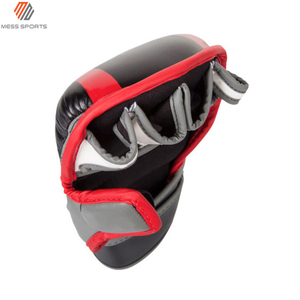 Gants de grappling en cuir MMA les plus vendus avec support de poignet – Gants d'entraînement MMA noirs pour le sparring - Product Image 2