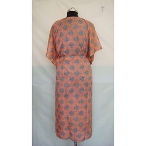 Elegante indio hecho a mano Floral seda Kaftan Robe lujoso Maxi vestido intrincado bordado delicado encaje que fluye silueta suave - Product Image 5