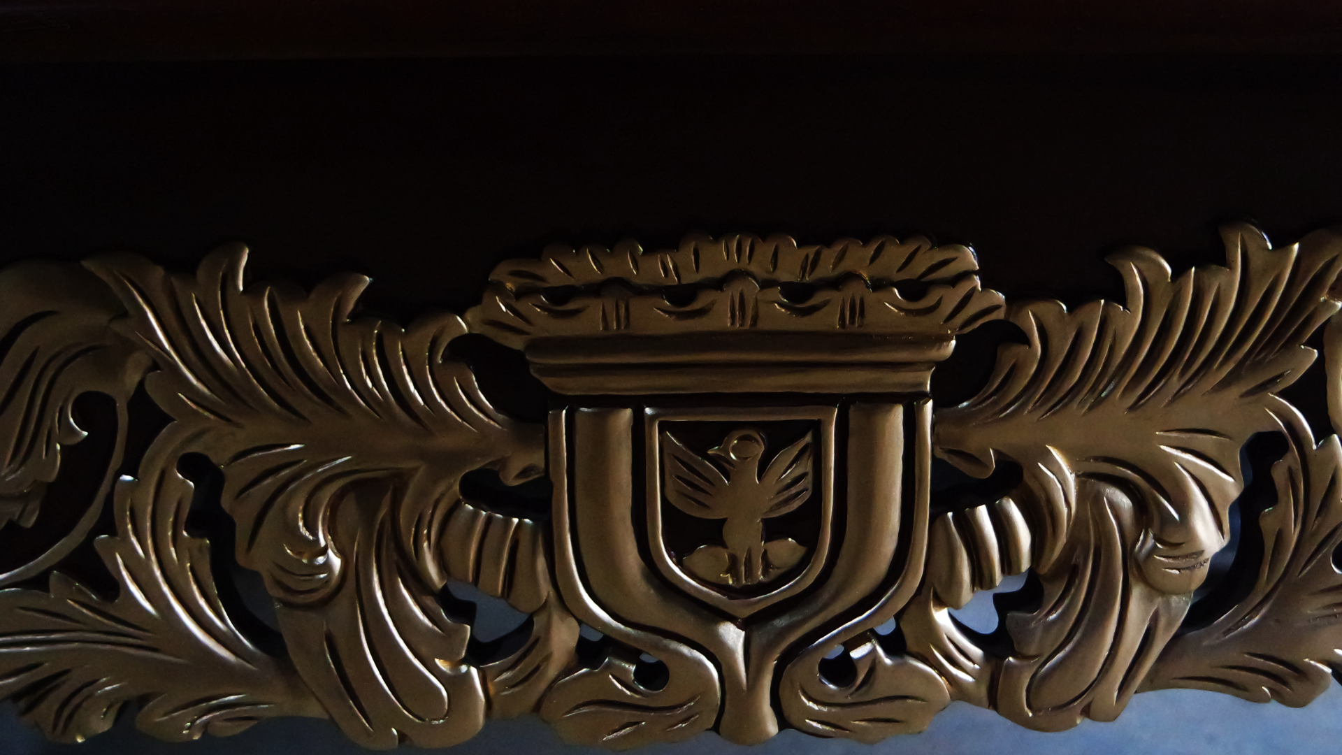 สีน้ำตาล &amp; สีทอง