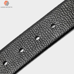 Ceinture Formelle Homme en Cuir Véritable Noir Uni avec Boucle Ardillon en Acier Rectangulaire Monobloc Style Durable - Product Image 4