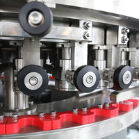 Machine automatique pour préparer les boissons carbonées, bière en aluminium, pour remplissage et scellage
