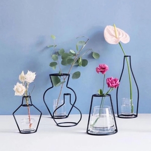 <b>Retro</b> Iron Line Vase - Product Image 1
