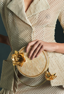 Sac de soirée design fait main pour dames Pochette nuptiale exclusive en nacre avec accents en laiton - Product Image 2