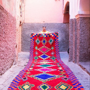 Alfombra marroquí bellamente hecha a mano - Product Image 1