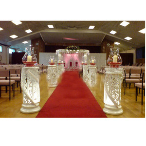 Pilares de Pasillo y Entrada de Boda Modernos de Fibra de Cristal, Autoportantes, Tamaño Personalizable para Eventos de Estilo Hindú - Product Image 1