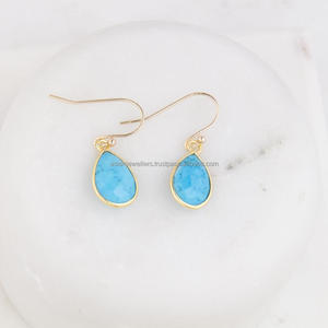 Pendientes de piedras preciosas turquesas en plata de ley 925 Hermosa joyería de moda chapada en oro hecha a mano - Product Image 1