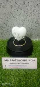 Urn de crémation en forme de cœur, en laiton noir, avec patte d'animal de compagnie imprimée, fournitures commémoratives par brasworld inde - Product Image 3