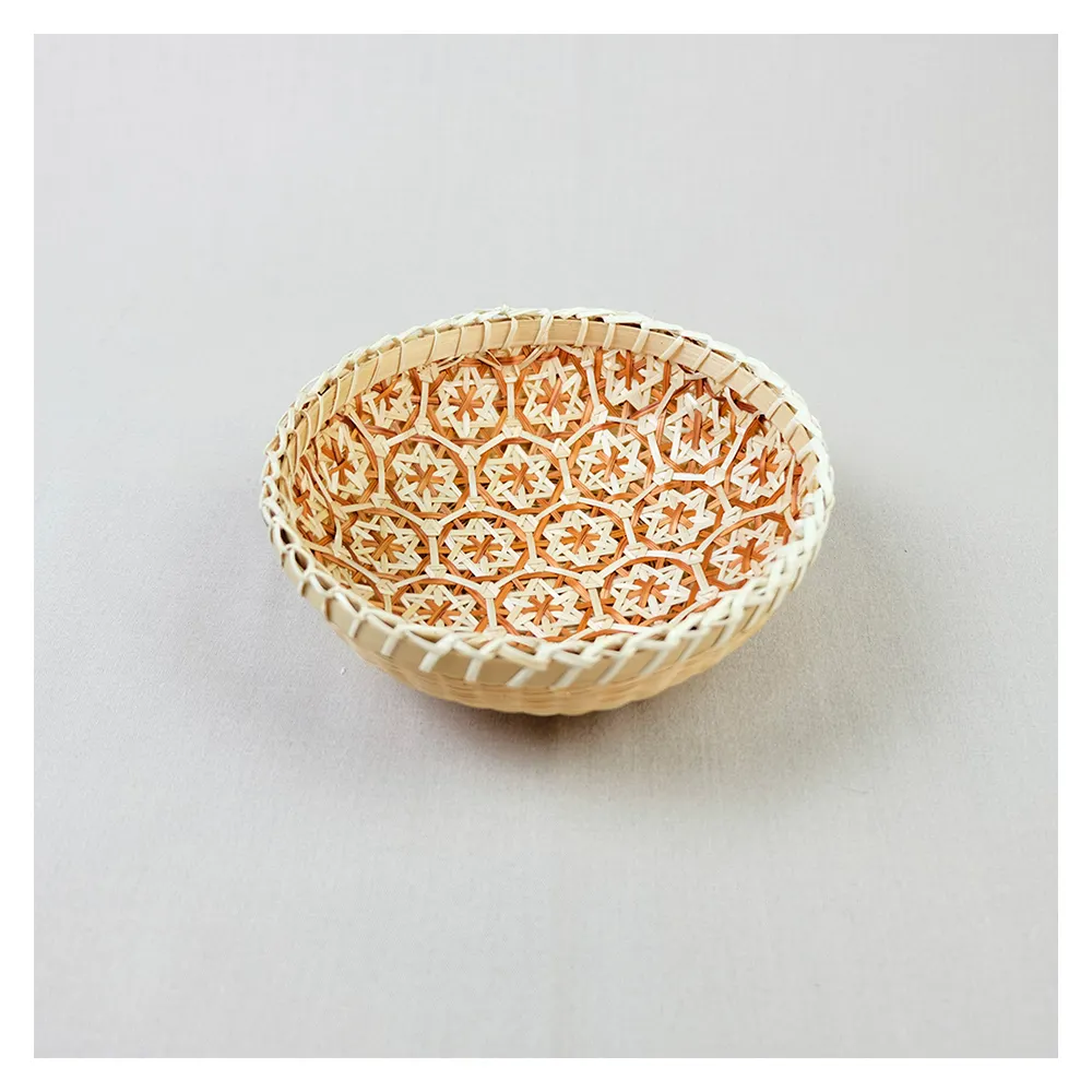 Hand-woven Bamboo Storage Basket Fruit Candy Dish Rattan Bread Basket Container Hand-woven bamboo basket, flower decoration