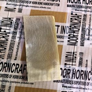 Placa Óptica de Cuerno de Buey Blanco Lechoso, Estilo Amoroso, Artesanía Natural con Arte Folclórico Animal, Material Orgánico Indio Tallado y Pulido - Product Image 1