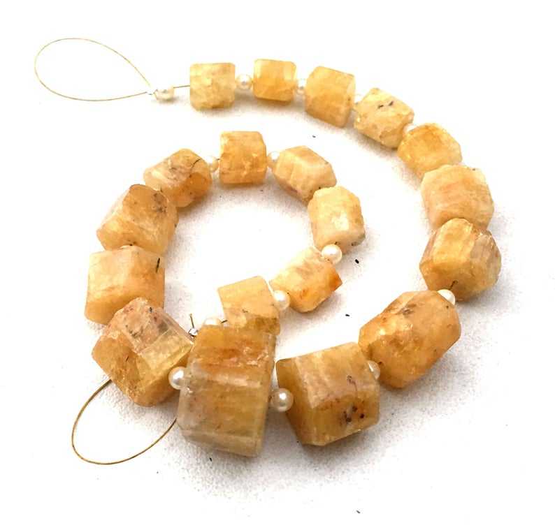 สีเหลือง