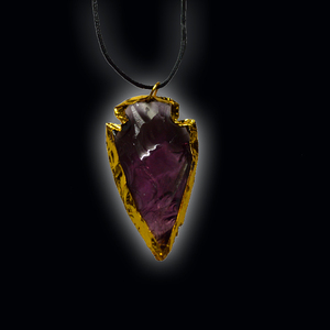 El mejor valor del collar de puntas de flecha galvanizadas de obsidiana amatista: Collar de puntas de flecha galvanizadas de obsidiana amatista a la venta - Product Image 1