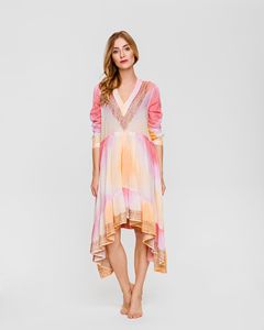 Vestido largo de fiesta con dobladillo con volantes, colores Pastel y rosas, escote en V, bordado dorado - Product Image 1