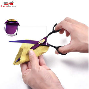 Vente en gros de 7.0 pouces ciseaux incurvés de coiffeur professionnel meilleur prix ciseaux de beauté en acier inoxydable avec poignée en caoutchouc - Product Image 6