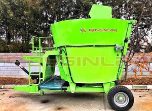 Tracteur mélangeur d'aliments VERTICAL à conduite, chariot, mélangeur, haute qualité, 8 cfm - Product Image 2