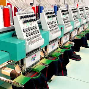 Uniformes manufacturés personnalisables de sweat à capuche de hockey sur glace de conception de logo sublimé de polyester d'ouatine - Product Image 4