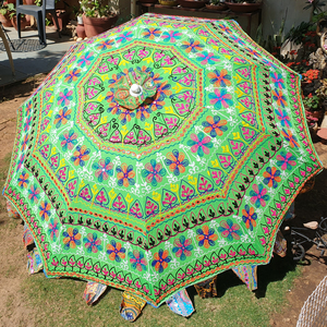 Parasol de plage bohème brodé du Rajasthan, parasol indien fait à la main, grand parasol pour l'extérieur - Product Image 3
