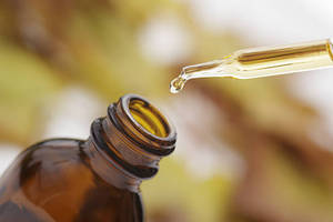 Fabricant d'huile essentielle d'angélique et d'arbre à thé 100% biologique et pure en France avec certificat d'assurance qualité - Product Image 3