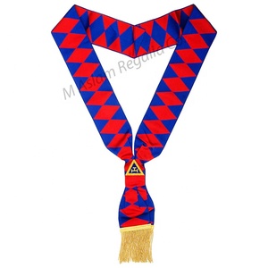 Ensemble familial de décorations style regsandales, avec ceinture de poitrine, collier, tablier - Product Image 3