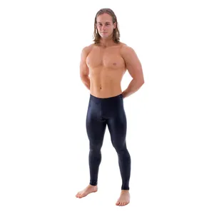 I più venduti leggings sportivi da uomo in esecuzione pantaloni da allenamento a compressione pantaloncini sportivi da palestra per Yoga maschile realizzati in Pakistan