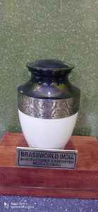 Urne de crémation moderne adulte noir et blanc Brassworld Inde fournitures funéraires urne en métal de Style américain - Product Image 2