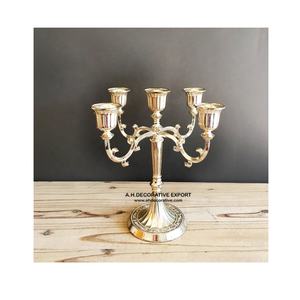 Candélabre en métal plaqué or brillant avec 5 bras Design unique Décoration de centre de table et candélabres faits à la main décorés de mariage - Product Image 1