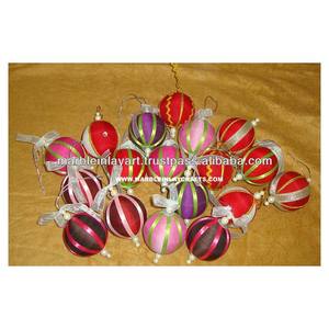 Ornement de Noël suspendu en tissu de haute qualité au design élégant - Product Image 1