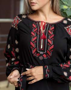 เสื้อผ้าผู้หญิงแบบสั่งทำพิเศษ ผ้าลินินผสมฝ้าย แขนยาวทรงโคมไฟ ปักลายแบบยูเครน (วิชย์วันกา) - Product Image 2