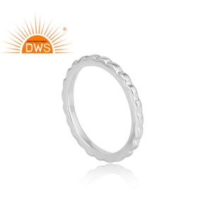 Bague ethnique artisanale en argent massif martelé, bijoux de créateur en argent sterling 925, vente en gros - Product Image 4