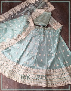 Lhenga Choli — éclaire de créateur, Collection Exclusive 2021, mariage indien Lehenga, lustre - Product Image 2