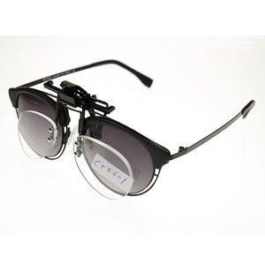 Gafas de Lectura con Clip Magnético Sunmax Slim, Plegables, de Tamaño Pequeño, con Lentes Blancas - Product Image 4