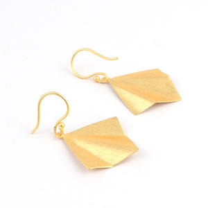 Boucle d'oreille pendante en or mat pour femme, bijoux fantaisiste, plaqué or, finition brossée, cadeau idéal, livraison gratuite - Product Image 3