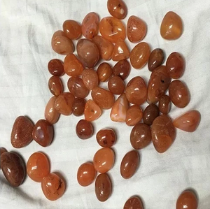 Cuentas marrones sueltas de piedras preciosas caídas sin perforar de cornalina natural para la fabricación de joyas - Product Image 2