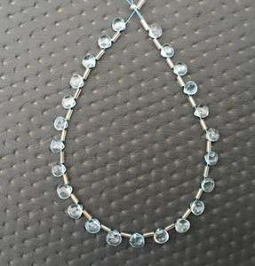 Impresionante calidad 1 hebra Natural Topacio Azul piedra preciosa 24 piezas facetadas forma de corazón Briolette cuentas al por mayor - Product Image 2