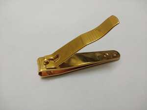 Cortauñas Profesional Obexa de Acero Inoxidable Quirúrgico con Acabado Espejo Dorado, Pequeño Cortador de Cutículas Plegable para Uñas - Product Image 3