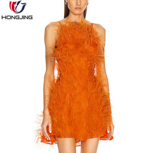 <span class=keywords><strong>Abito</strong></span> Mini in Piume di Struzzo Tinte <span class=keywords><strong>Corallo</strong></span> dal Design Unico per Donna - Product Image 4